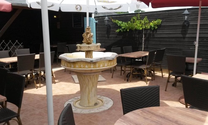 Craon Hotel | Discover Hotel Restaurant La Crêperie du Château: 9/10 Rating