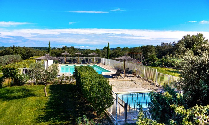 Collias Hotel | Discover Comfort at Hotel Restaurant Le Gardon - Pont du Gard