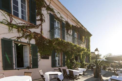 Centuri Hotel | Cozy Getaway at Hotel-Restaurant Le Vieux Moulin