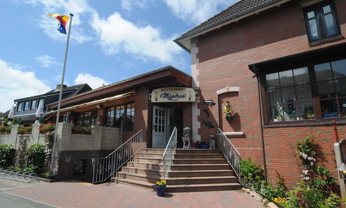 Norddorf Hotel | Comfortable Stay at Hotel & Restaurant Neptun with Breakfast