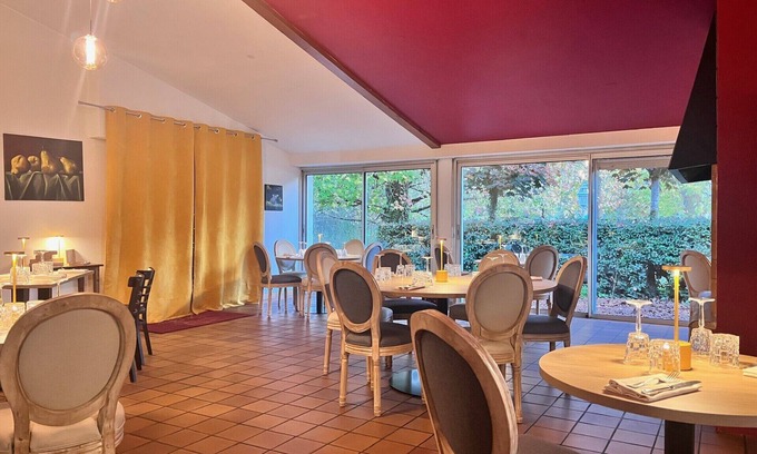 Etauliers Hotel | Experience Hotel Restaurant Platanes: Rated 9.4 with Spa & Dining