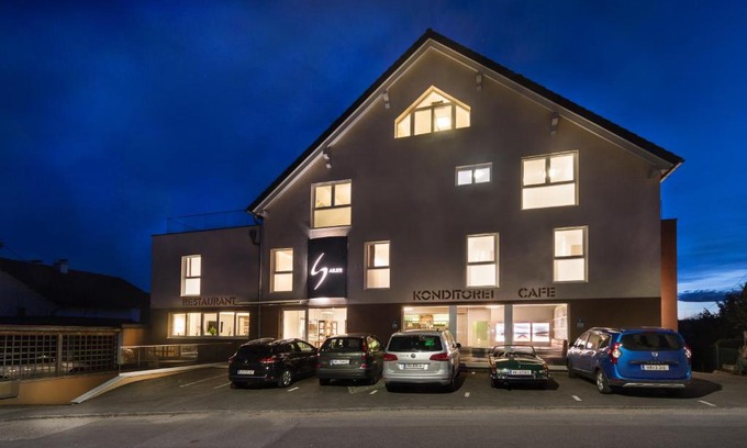 Seewalchen am Attersee Hotel | Welcoming Hotel Restaurant Sailer: Pet & Child Friendly Stay