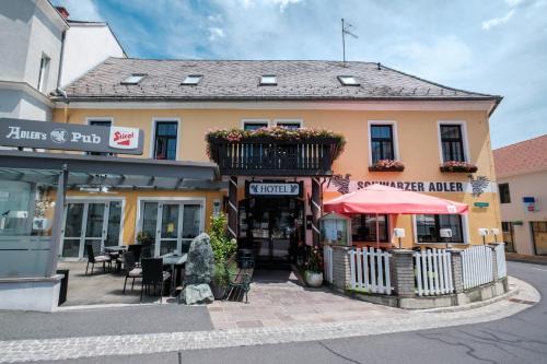 Friedberg Hotel | Cozy Hotel Restaurant Schwarzer Adler with Pet-Friendly Options
