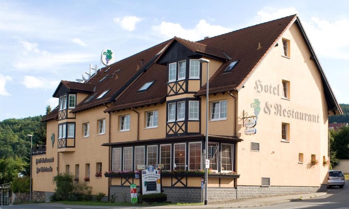 Winzerla Hotel | Discover Hotel & Restaurant Zur Weintraube: Family-Friendly Stay