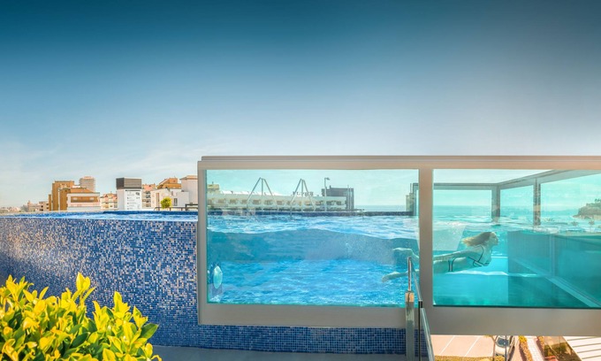 Peniscola Hotel | Relaxing Hotel RH Don Carlos & SPA with Pool and Spa Amenities