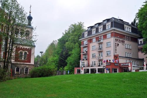 Marianske Lazne Hotel | Relax at Hotel Richard Spa & Wellness with Pool & Hot Tub