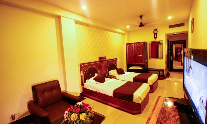 Jabalpur Hotel | Budget-Friendly Hotel Rishi Regency with Family Amenities