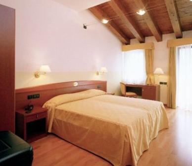 San Giorgio di Perlena Hotel | Outstanding Hotel Ristorante Pedrocchi with Breakfast & Access