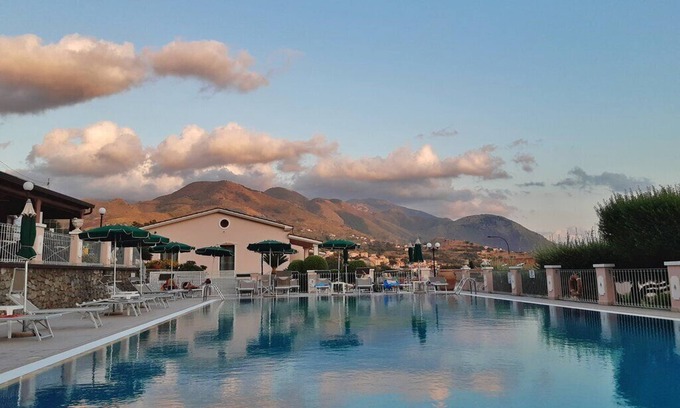 Marina di Maratea Hotel | Relaxing Retreat at Hotel Ristorante Borgo La Tana