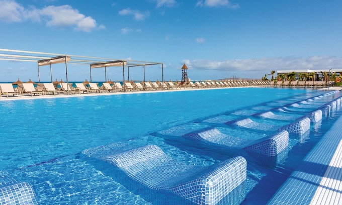 Rabil Resort | Discover RIU Palace Boavista - Top-Rated All-Inclusive Escape