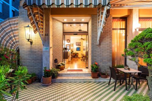 Santa Maria in Stelle Hotel | Discover Hotel Rivamare: Pet-Friendly & Family-Oriented Stay