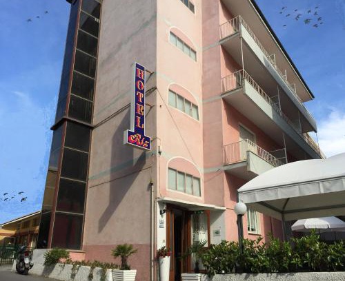 Finale Pia Hotel | Comfortable Stay at Hotel Riz with Family-Friendly Amenities