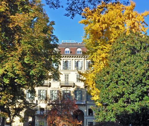 Historic Centre Hotel | Discover Hotel Roma e Rocca Cavour: Family-Friendly Stay
