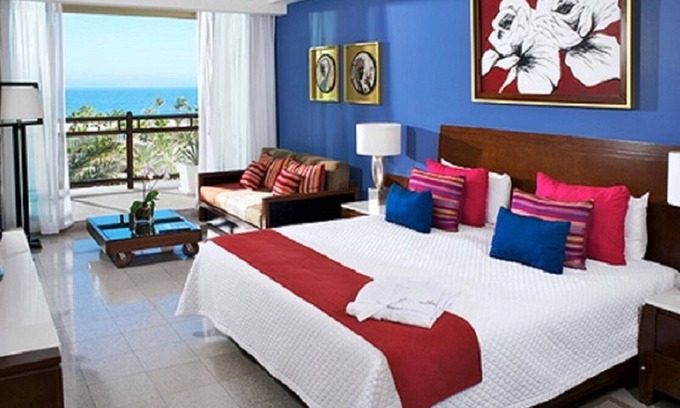 Playa Diamante Hotel | Beachfront Resort Room in Acapulco with Pool & Breakfast