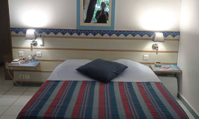Trois-Ilets Hotel | Hotel room with terrace, air-conditioning not overlooked, quiet, greenery and beach.