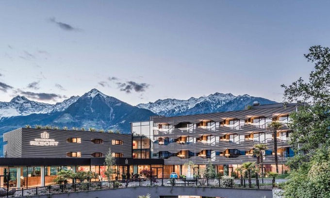 Schenna Hotel | Explore Hotel Rosengarten: Oceanfront Oasis in Schenna