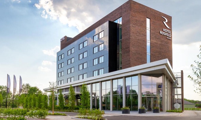 Nederweert Hotel | Inviting Hotel Rosveld: 4-Star Stay with Family-Friendly Perks
