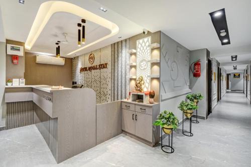 Navrangpura Hotel | Budget-Friendly Hotel Royal Stay with Breakfast Included