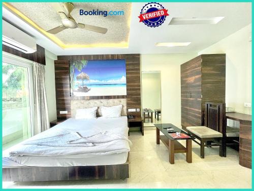 Puri Hotel | HOTEL RR INN - Near Sea Beach - Shree Jagarnath Temple - Restaurant & Lift Facilities - Fully Air Conditioning & Wi-Fi Facilities - WITH LUXUARY BALCONY ROOM - In Prime Location In PURI