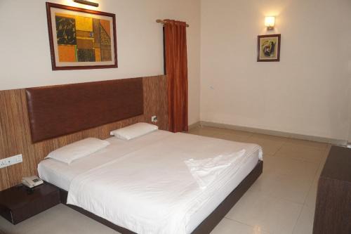 Rudrapur Hotel | HoTEL RUDRA