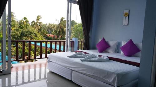 Baan Tai Hotel | Pet-Friendly Hotel Rung Phangan with Oceanfront Dining
