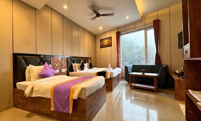 Varanasi Hotel | Discover Comfort at Hotel Runway Inn with Pool & Dining