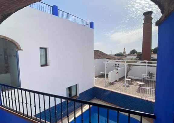 Jerez de los Caballeros Hotel | Cozy Waterfront Retreat at Hotel Rural La Posada de las Cigüeñas