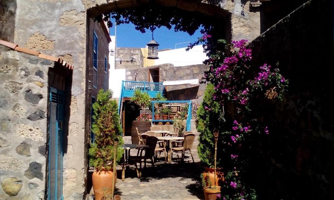 El Rincon Hotel | Discover Hotel Rural 4 Esquinas with Hot Tub & Breakfast