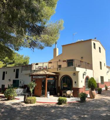 Biar Hotel | Relaxing Retreat at Hotel Rural Castillo de Biar Finca FANECAES