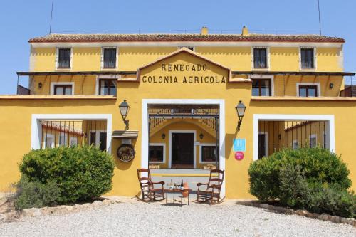 Caudete de las Fuentes House | Inviting Hotel Rural Entreviñas with Family-Friendly Amenities