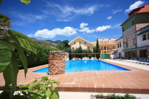 Arroyo Frio Hotel | Relax at Hotel Rural Montaña de Cazorla with Pool & Ocean Views