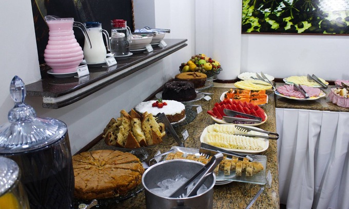 Centro Hotel | Family-Friendly Hotel São Charbel with Pool and Breakfast