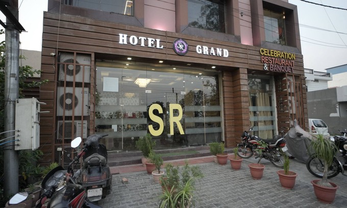 Shivalik Nagar Hotel | HOTEL S R GRAND