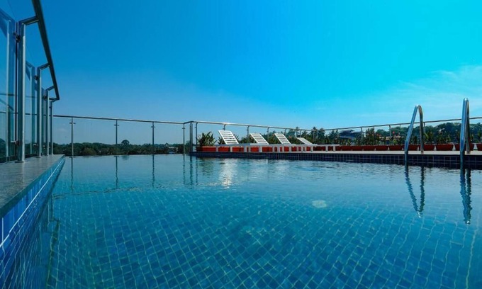 Sulthan Bathery Hotel | Discover Hotel Saffron Wayanad: Family-Friendly Retreat