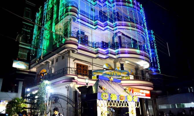 Lalbagh Hotel | Budget-Friendly Stay at Hotel Sagnik with Dining Options