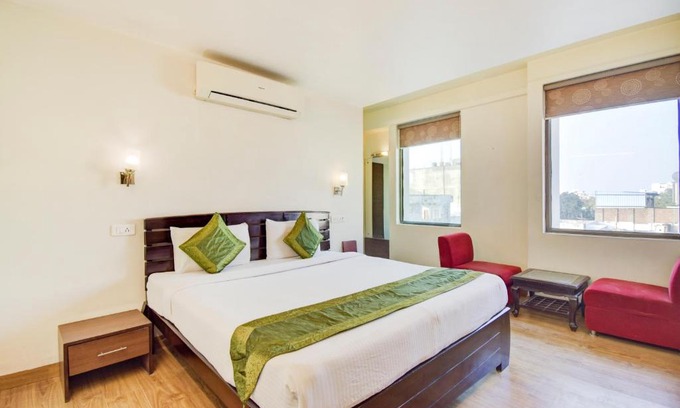 Raja Park Hotel | Discover Hotel Sahib's Corporate Inn - Ideal for Families & Business