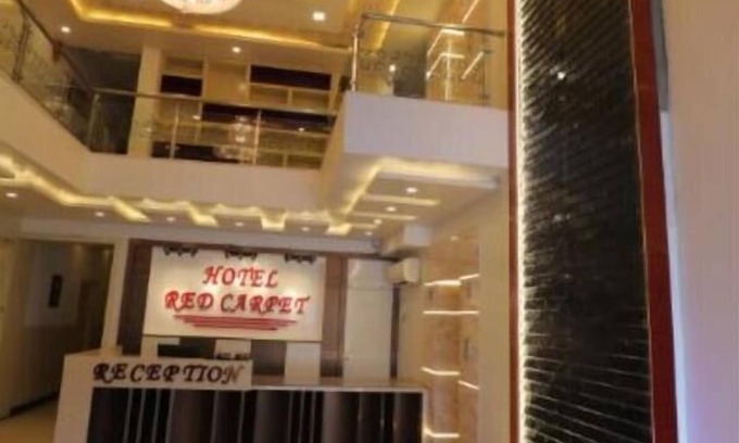 Taj Ganj Hotel | Discover Comfort at Hotel Sahibs Red Carpet with Breakfast