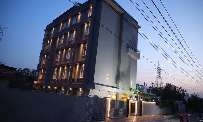 Dharuhera Hotel | Budget-Friendly Hotel Sai with Breakfast & Family Amenities