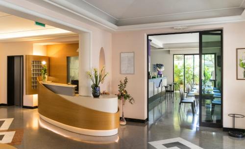 Bellaria-Igea Marina Hotel | Discover Hotel Sampaoli: Pet-Friendly with Private Beach