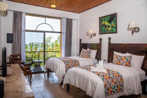 Manuel Antonio Hotel | Relax at Hotel San Bada Resort & Spa with Ocean Views
