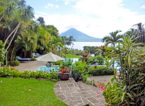 Panajachel Hotel | Discover Hotel San Buenaventura de Atitlán with Private Beach