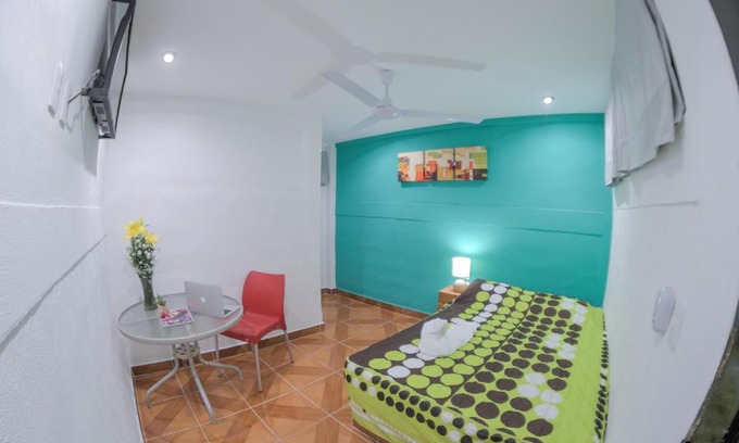 Acapulco Hotel | Budget-Friendly Hotel San Carlos with Pool & Pet Amenities