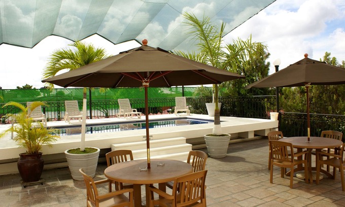 Tapachula Hotel | Relax at Hotel San Francisco with Pool and Spa Amenities