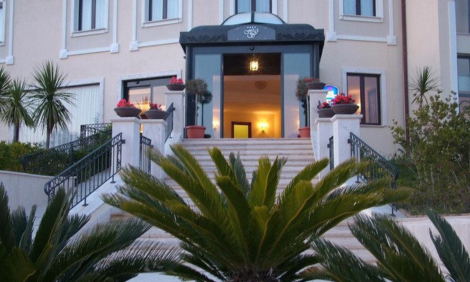 Crotone Hotel | Discover Comfort at Hotel San Giorgio with Ocean Views