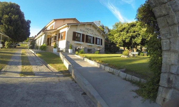 Villa Giardino Hotel | Inviting Hotel San Juan: Pool, Hot Tub & Family-Friendly
