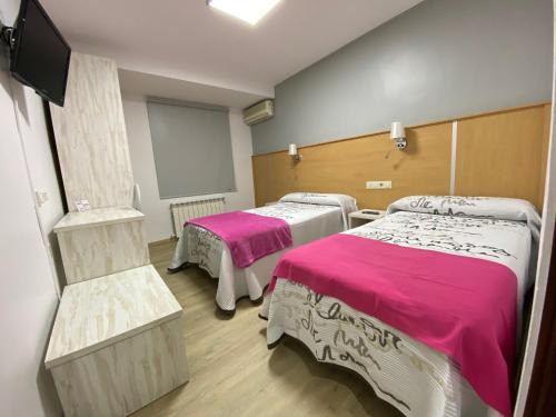 Miguelturra Hotel | Discover Hotel San Juan: Family-Friendly with High Ratings