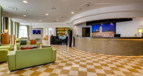 Ponte Taro Hotel | Discover Hotel San Marco & Formula Club: Pet-Friendly Retreat