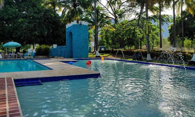 Santa Fe de Antioquia Hotel | Hotel Santa Fe Campestre: Relaxing Retreat with Pool & Spa