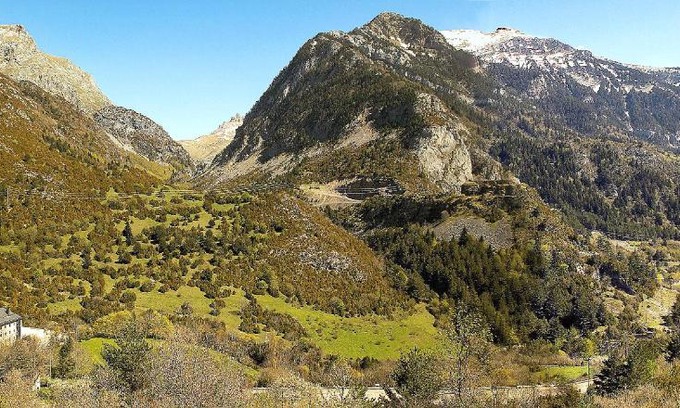 Canfranc Hotel | Relax at Hotel Santa Cristina Petit Spa with Top Amenities