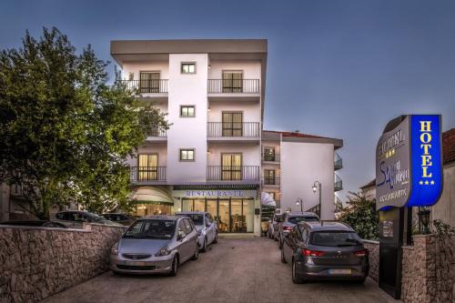 Fatima Hotel | Welcoming Hotel Santo António de Fátima with Great Amenities
